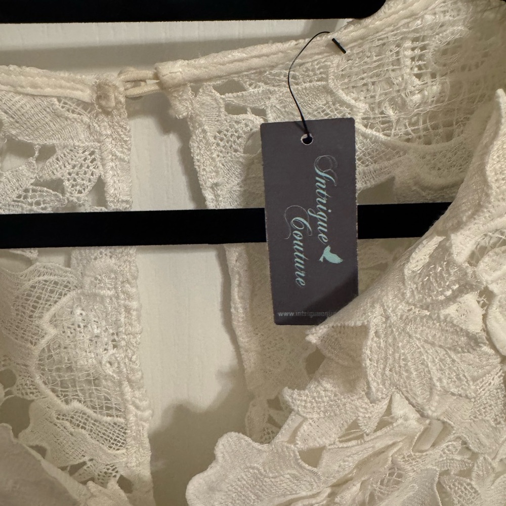 Embroidered Romper - Picture 3 of 4
